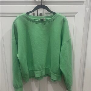 Universal Thread Mint Green Crewneck Top